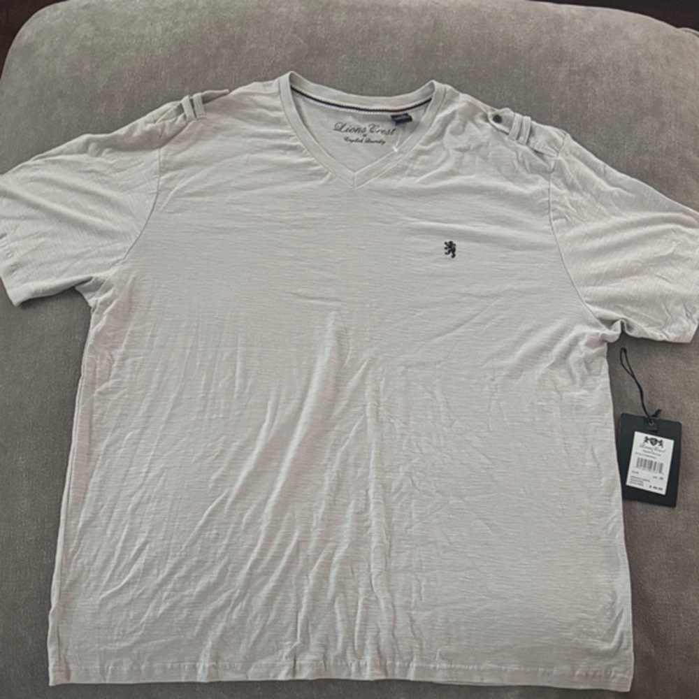 Lions Crest by English Laundry Light Gray Short Sleeve Tee 3X